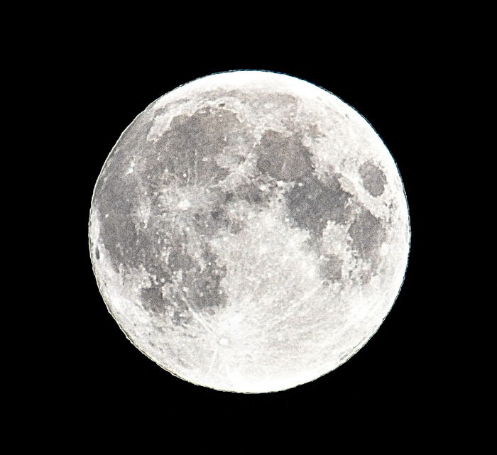 MOON-1.jpg
